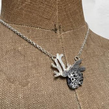 Load image into Gallery viewer, Seaweed reef pendant necklace