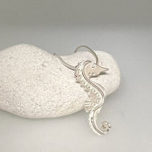 Load image into Gallery viewer, Seahorse necklace