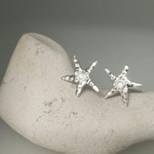 Load image into Gallery viewer, Starfish stud earrings