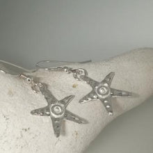 Load image into Gallery viewer, Starfish drop earrings