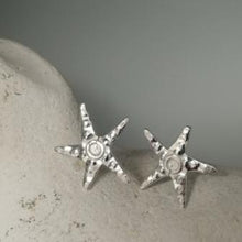 Load image into Gallery viewer, Starfish stud earrings