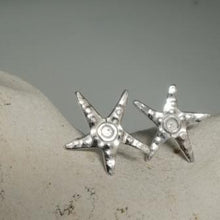 Load image into Gallery viewer, Starfish stud earrings