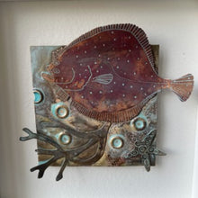 Load image into Gallery viewer, Turbot fish picture
