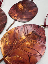 Load image into Gallery viewer, Large Cotinus decoration in copper
