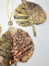 Load image into Gallery viewer, Lime leaf decoration in brass
