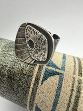 Load image into Gallery viewer, Pebble ring oxidised silver
