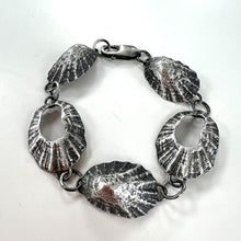 Load image into Gallery viewer, Porthminster &amp; Marazion limpet bracelet
