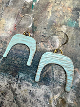 Load image into Gallery viewer, Cut out drop earrings

