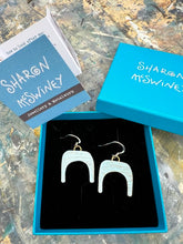 Load image into Gallery viewer, Cut out drop earrings
