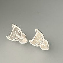 Load image into Gallery viewer, Small silver cat &amp; heart stud earrings
