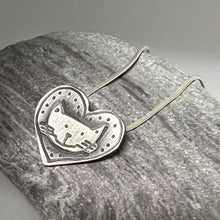 Load image into Gallery viewer, Large heart &amp; cat necklace
