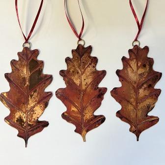 Extra large oak leaf decoration