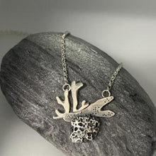 Load image into Gallery viewer, Seaweed reef pendant necklace
